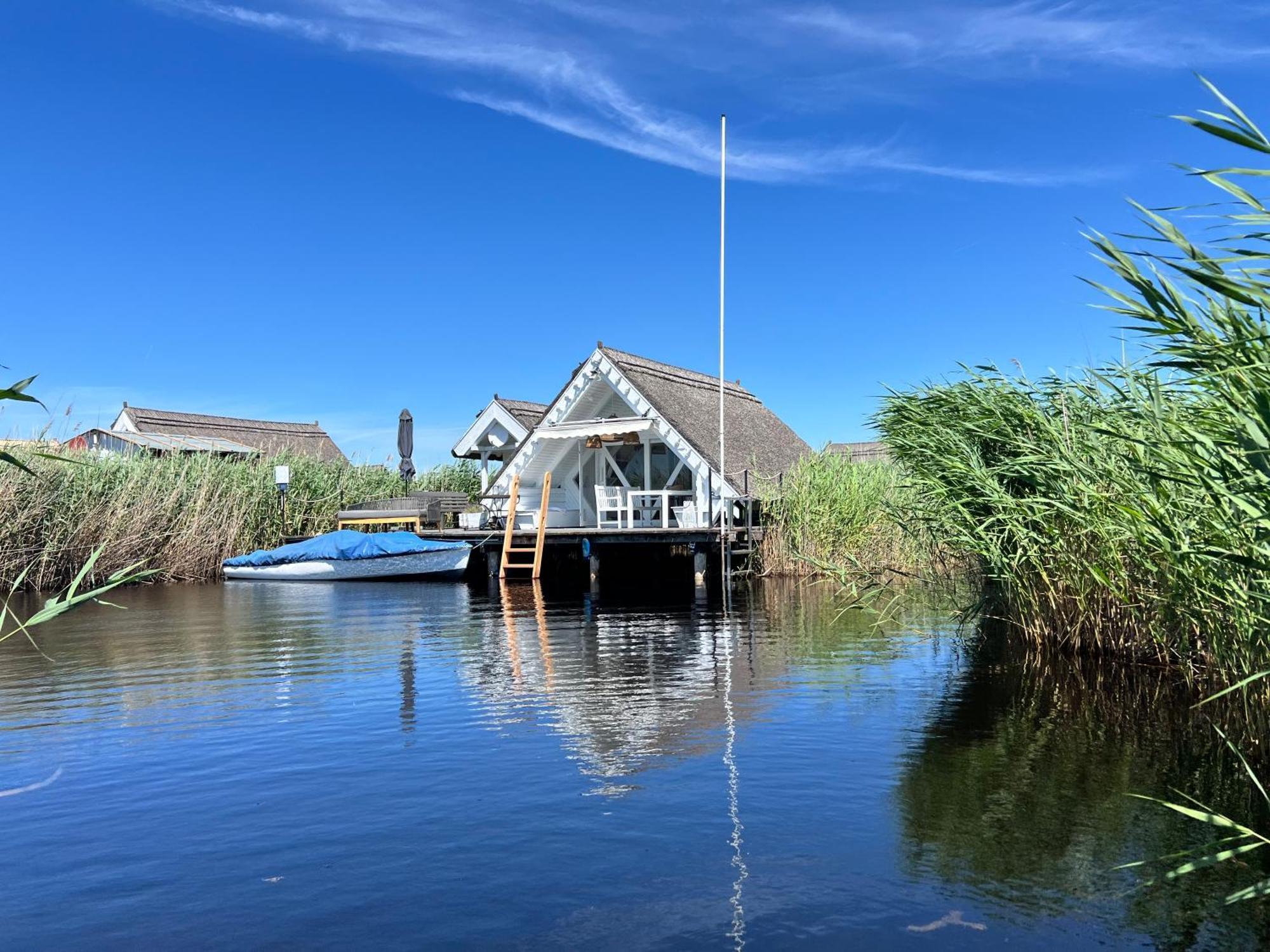Seehuette Neusiedlersee - Seehaus Inklusive Elektroboot Руст Екстериор снимка
