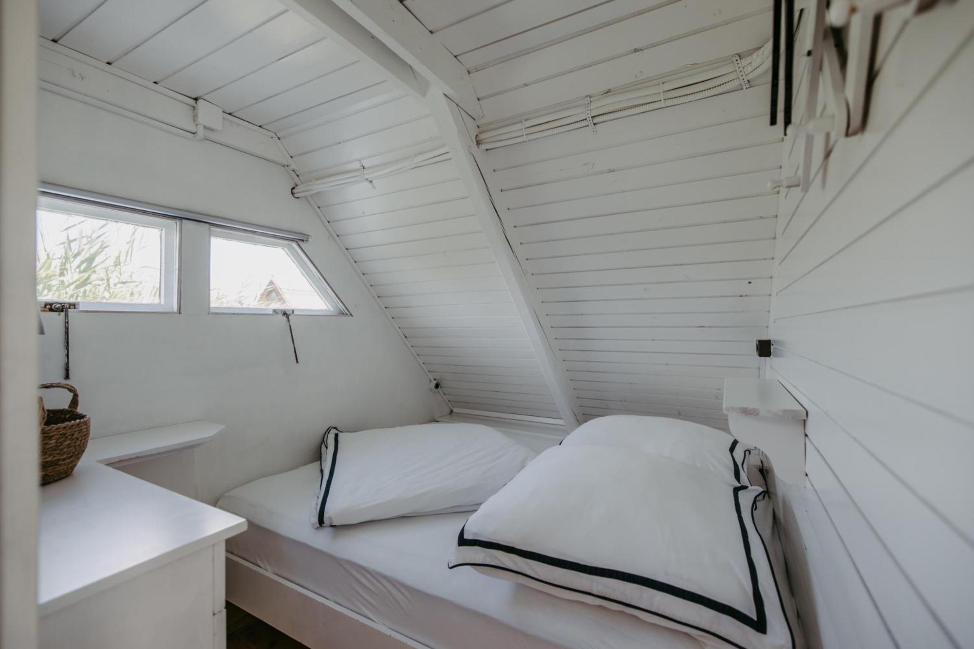 Seehuette Neusiedlersee - Seehaus Inklusive Elektroboot Руст Екстериор снимка