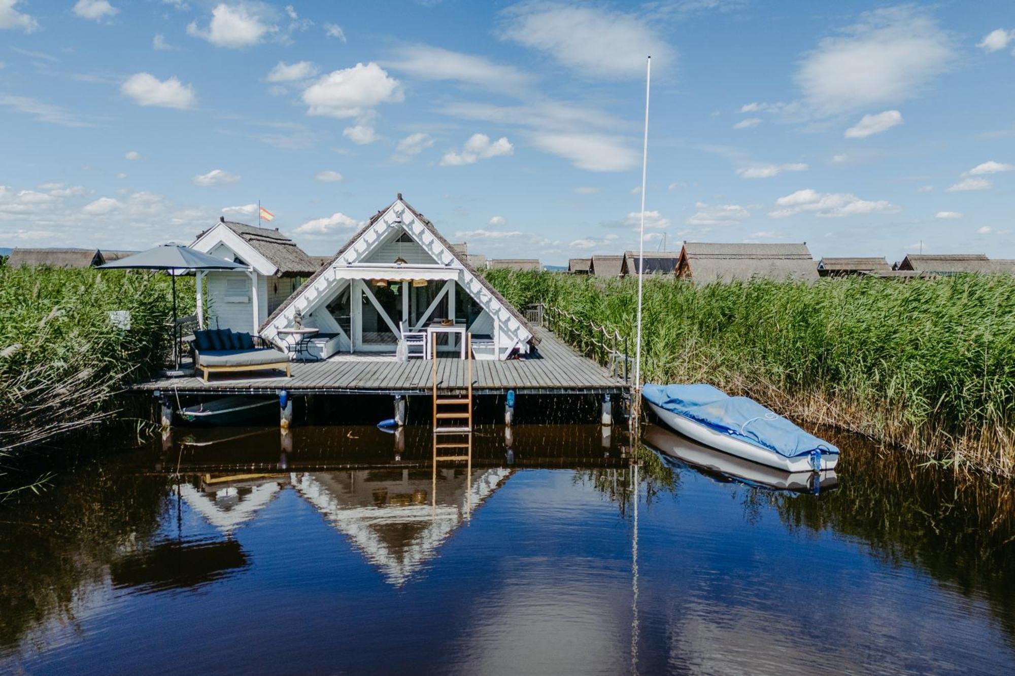 Seehuette Neusiedlersee - Seehaus Inklusive Elektroboot Руст Екстериор снимка