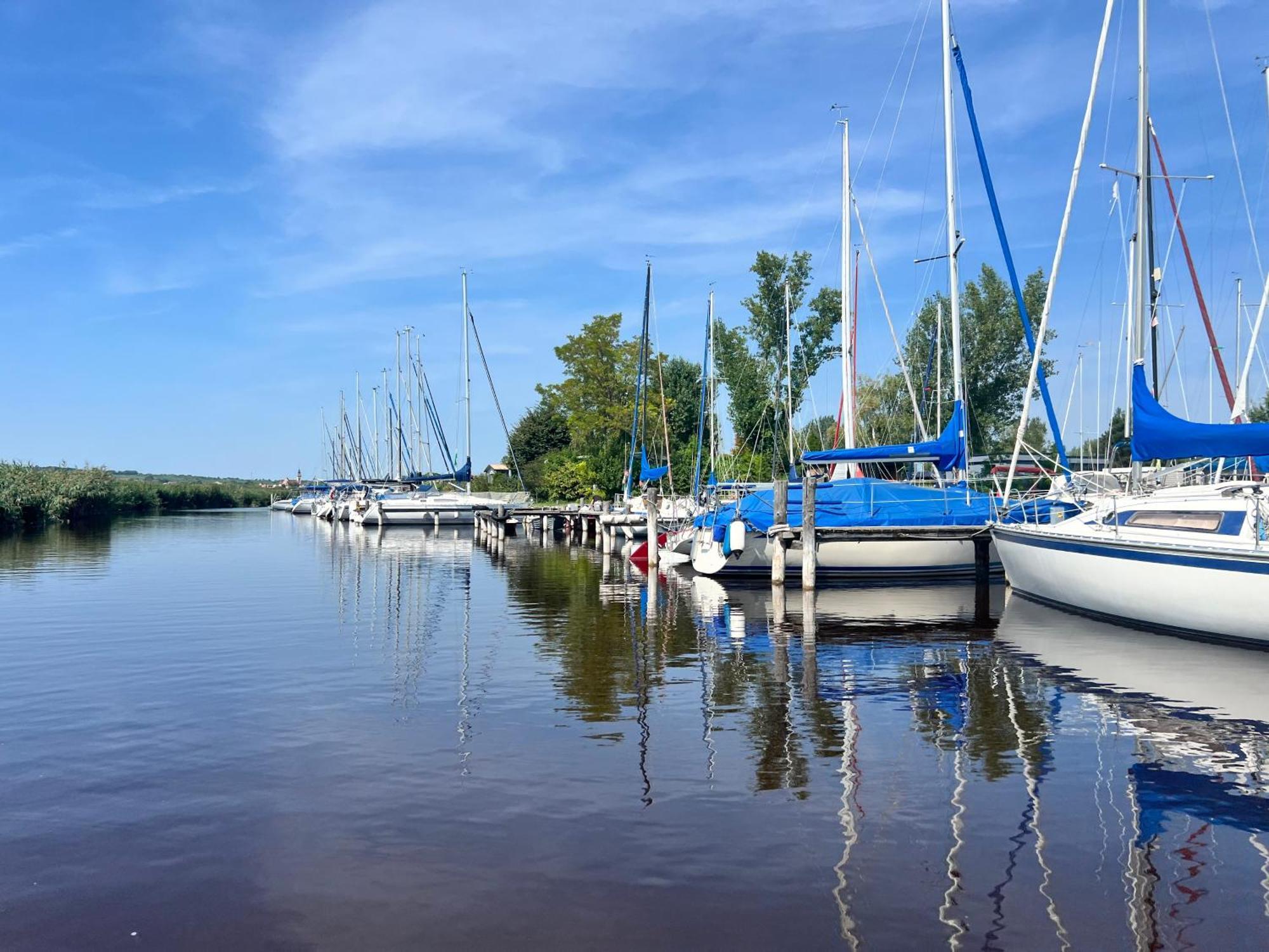 Seehuette Neusiedlersee - Seehaus Inklusive Elektroboot Руст Екстериор снимка